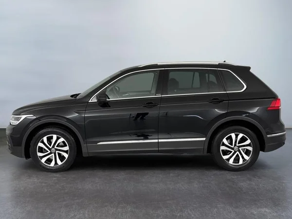 VOLKSWAGEN Tiguan (2022) — foto 27 van 31