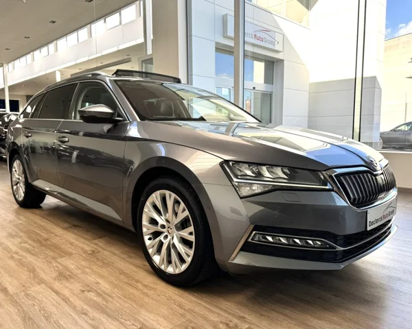 Skoda Superb (2022) — foto 26 van 30