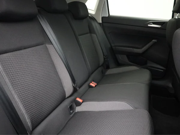 VOLKSWAGEN Polo (2022) — foto 19 van 19