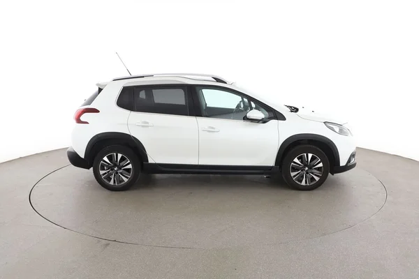 Peugeot 2008 (2008) — foto 13 van 16