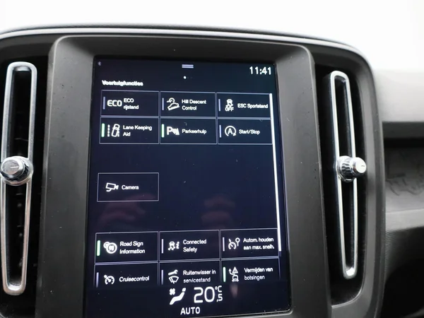 Volvo XC40 (2021) — foto 7 van 41