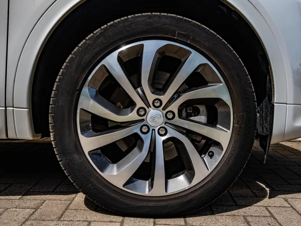 Land Rover Discovery Sport (2023) — foto 2 van 30