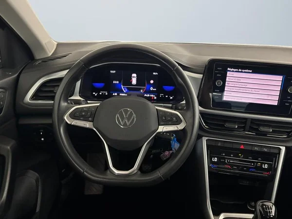 VOLKSWAGEN T-Roc (2022) — foto 5 van 17