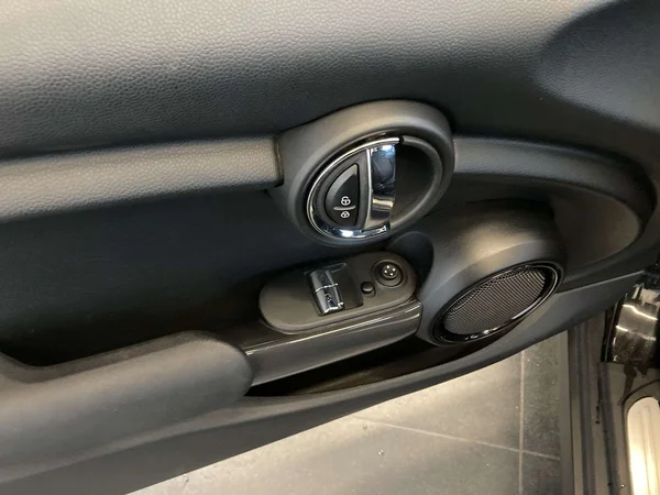 MINI One (2022) — foto 11 van 19
