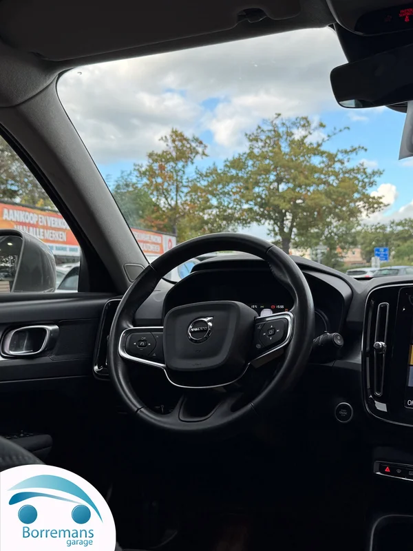 Volvo XC-40 (2020) — foto 42 van 44