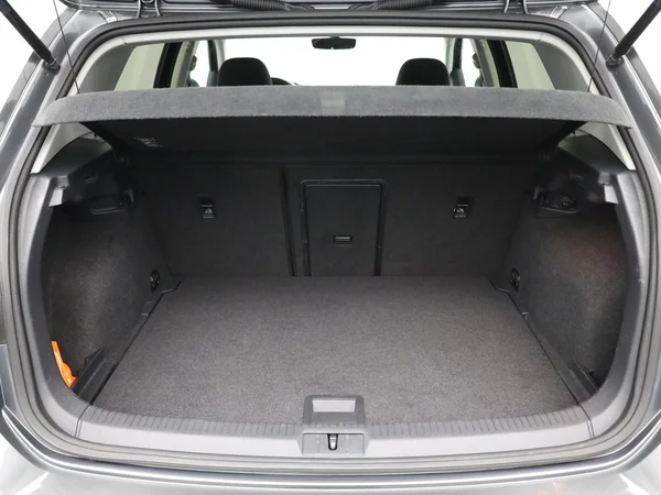 VOLKSWAGEN Golf VII (2017) — foto 2 van 19