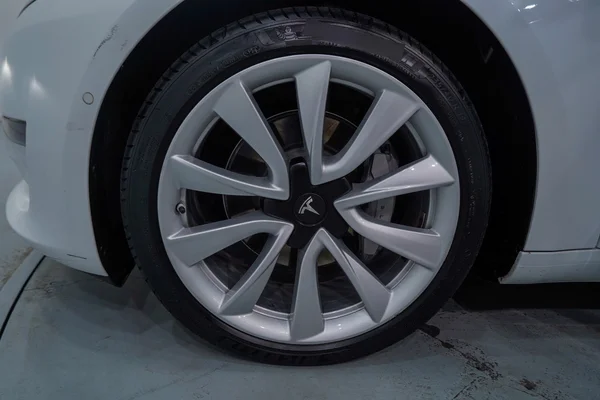 Tesla Model 3 (2020) — foto 2 van 45