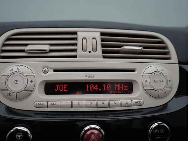 FIAT 500C (2015) — foto 14 van 21