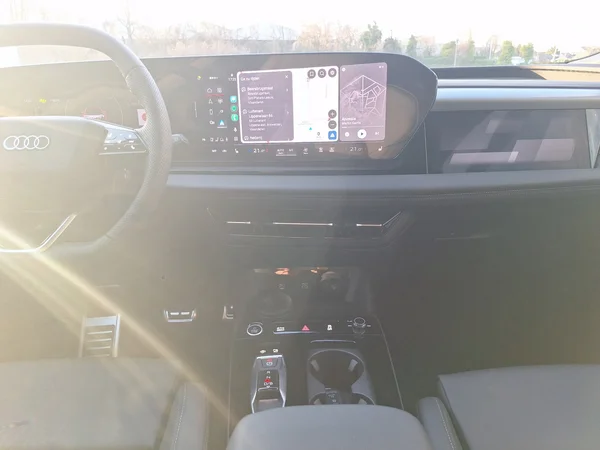 AUDI Q6 e-tron (2026) — foto 24 van 24