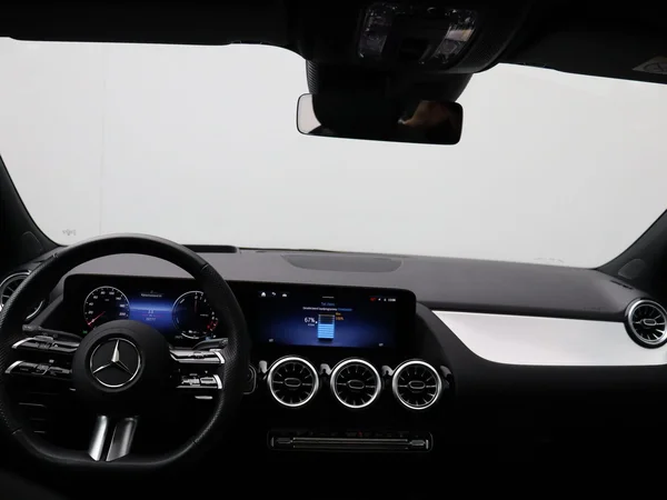 Mercedes-Benz GLA (2025) — foto 27 van 35