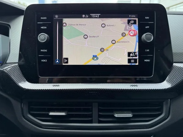 VOLKSWAGEN T-Cross (2024) — foto 14 van 29