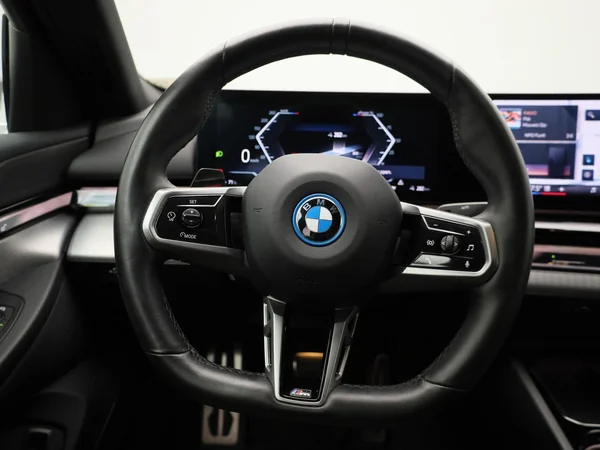 BMW i5 (2024) — foto 53 van 55