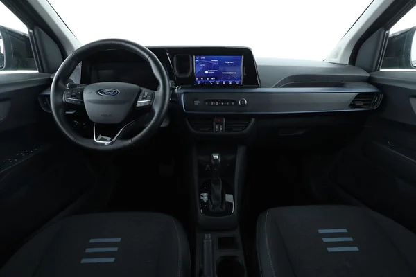 Ford Tourneo (2025) — foto 3 van 16