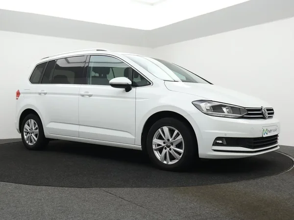 Volkswagen Touran (2022) — foto 27 van 29