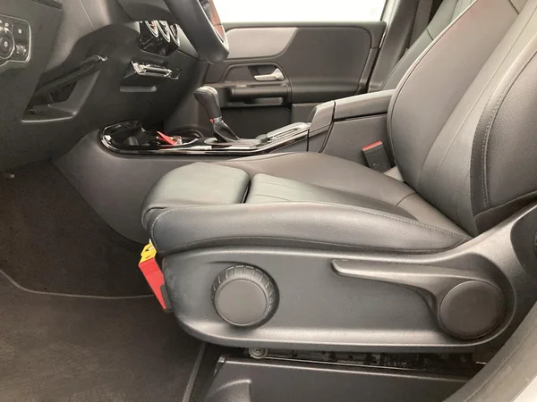 MERCEDES-BENZ B 180 (2022) — foto 25 van 36