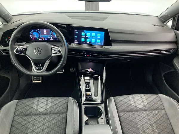 VOLKSWAGEN Golf VIII SW (2024) — foto 36 van 36