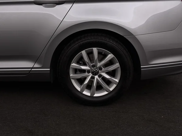 VOLKSWAGEN Passat Variant (2022) — foto 7 van 29