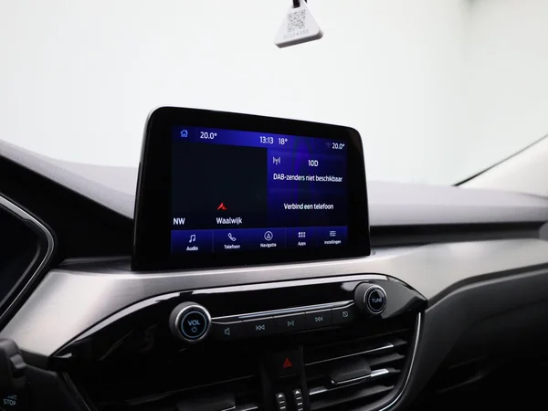 Ford Kuga (2022) — foto 9 van 30