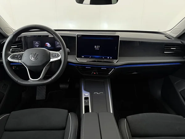 VOLKSWAGEN Passat SW (2025) — foto 8 van 19