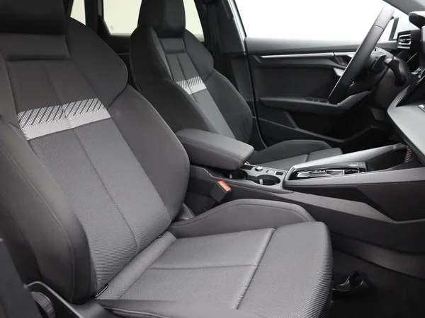 AUDI A3 Sportback (2024) — foto 4 van 19
