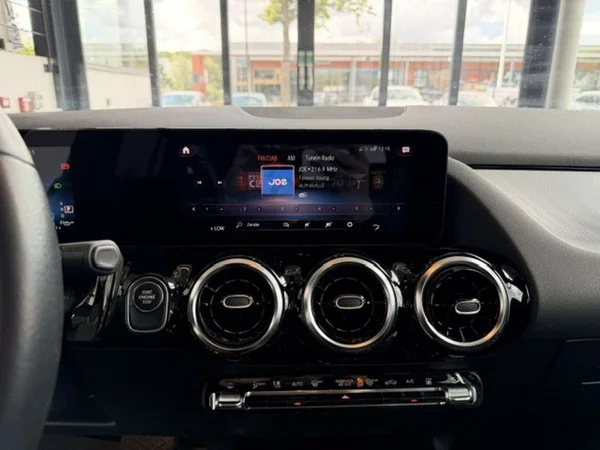 Mercedes-Benz GLA (2023) — foto 5 van 22