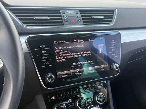 SKODA Superb Combi (2022) — foto 21 van 23
