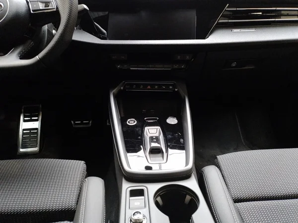 AUDI A3 Sedan (2025) — foto 6 van 15