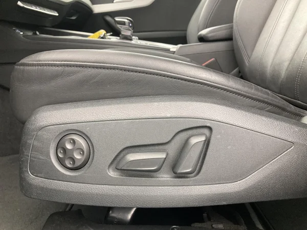 AUDI A4 Avant (2023) — foto 16 van 36