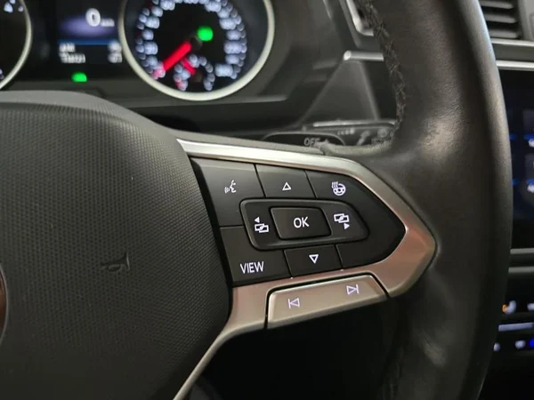 VOLKSWAGEN Tiguan Dsl (2021) — foto 8 van 32