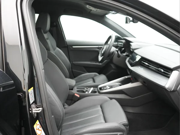 AUDI A3 Sportback (2023) — foto 9 van 10