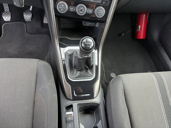 VOLKSWAGEN T-Roc (2020) — foto 4 van 20
