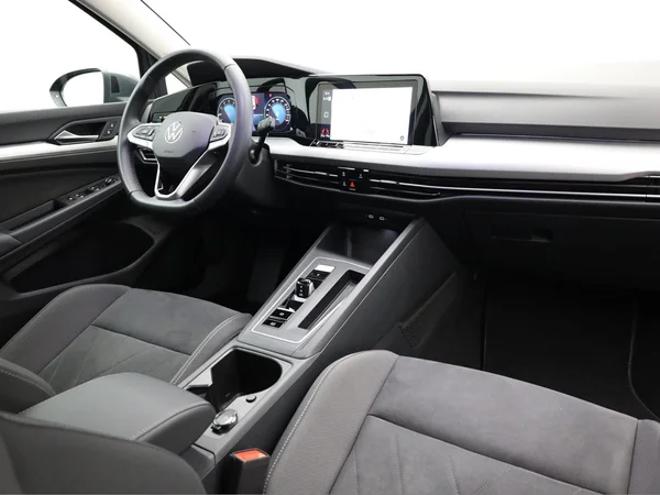 VOLKSWAGEN Golf VIII (2024) — foto 14 van 20