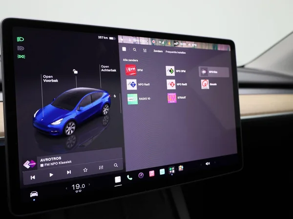 Tesla Model Y (2022) — foto 14 van 43