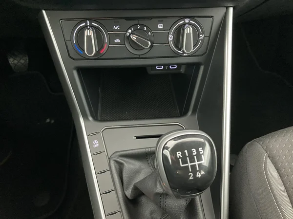 VOLKSWAGEN Polo (2022) — foto 17 van 36