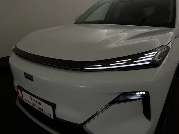 GEELY Starray EM-i (2026) — foto 22 van 29