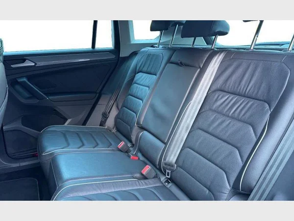 VOLKSWAGEN Tiguan (2022) — foto 3 van 28