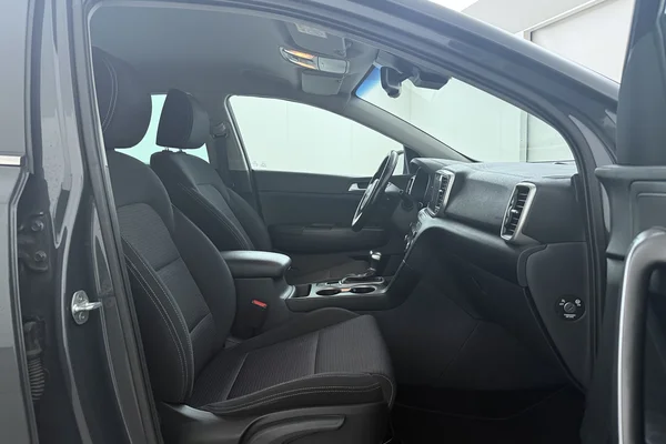 Kia Sportage (2021) — foto 18 van 20