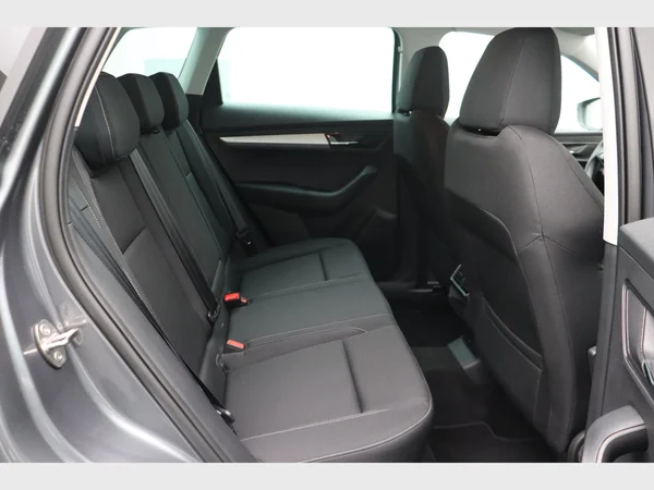 SKODA Karoq (2022) — foto 16 van 26