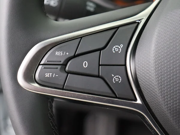 RENAULT Clio (2025) — foto 9 van 27