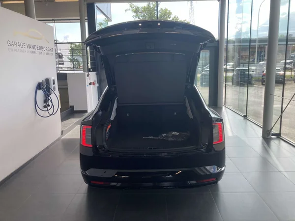 Volvo ES90 — foto 16 van 19