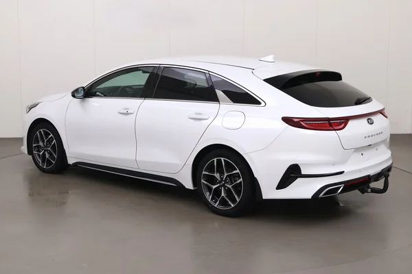 Kia ProCeed (2021) — foto 16 van 22