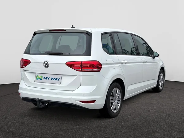 VOLKSWAGEN Touran (2018) — foto 5 van 11