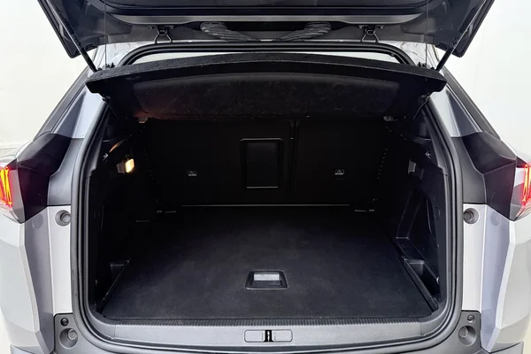 Peugeot 3008 (2021) — foto 13 van 17