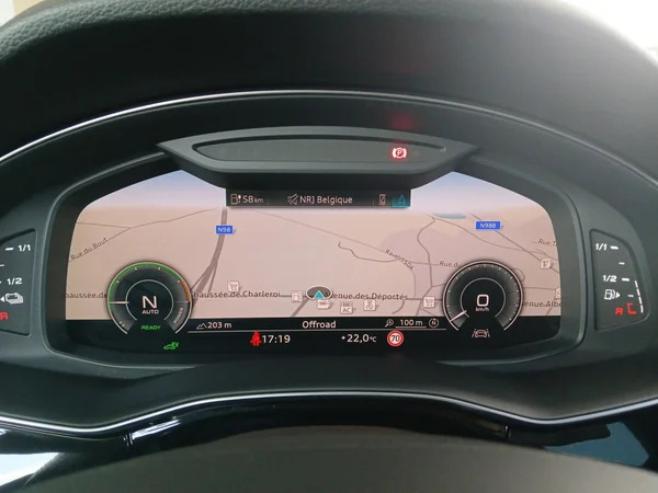 AUDI Q8 SUV e-hybrid (PHEV) (2024) — foto 18 van 19