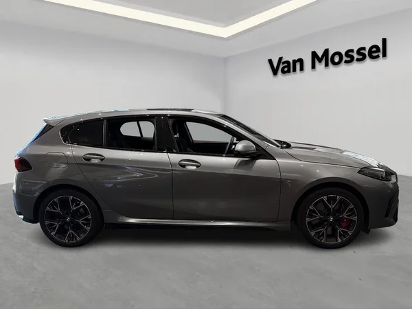 BMW 1 Reeks (2025) — foto 15 van 19