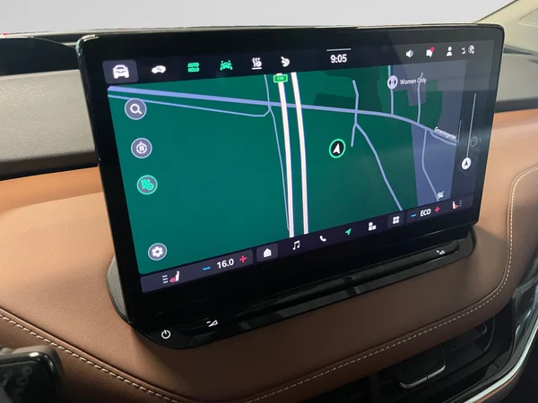 SKODA Enyaq (2025) — foto 2 van 15