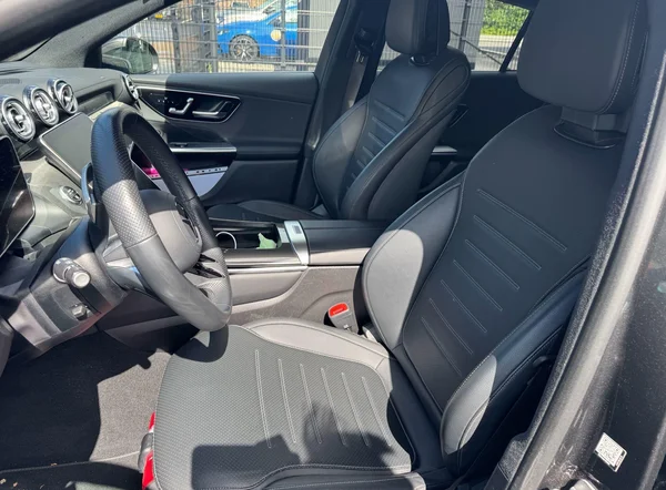 Mercedes-Benz GLC (2024) — foto 2 van 3