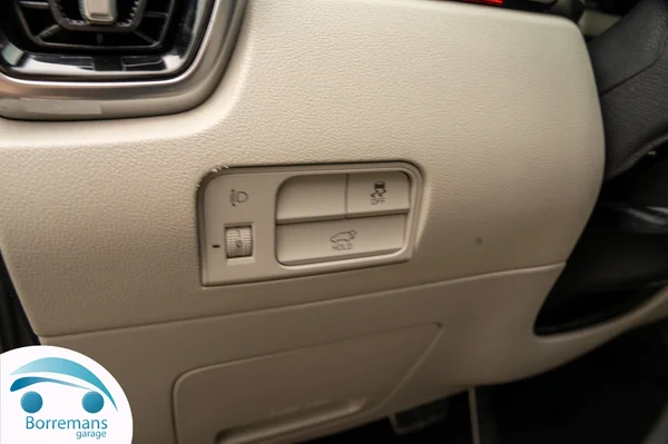 Kia Sorento (2021) — foto 121 van 131