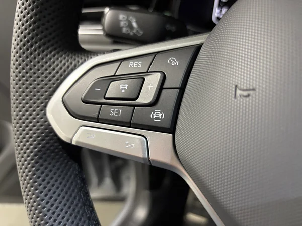 VOLKSWAGEN T-Roc (2026) — foto 6 van 15