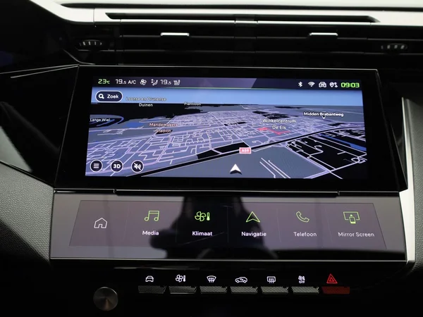 Peugeot 408 (2023) — foto 9 van 47